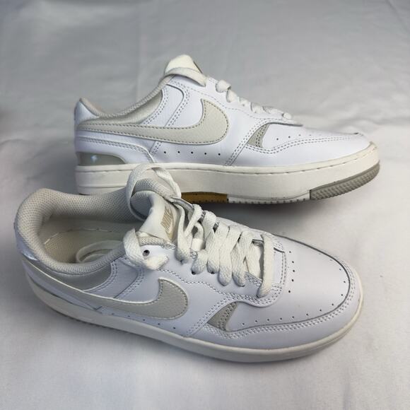 Nike Gamma Force Womens 7 White Phantom Light Bone DX9176-103 - Picture 1 of 11